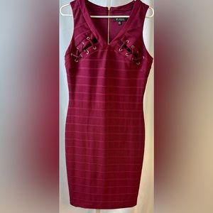 GUESS Bodycon Bandage Dress Lace-Up Cut Out Exposed Zipper Size 10 Wine Color‎